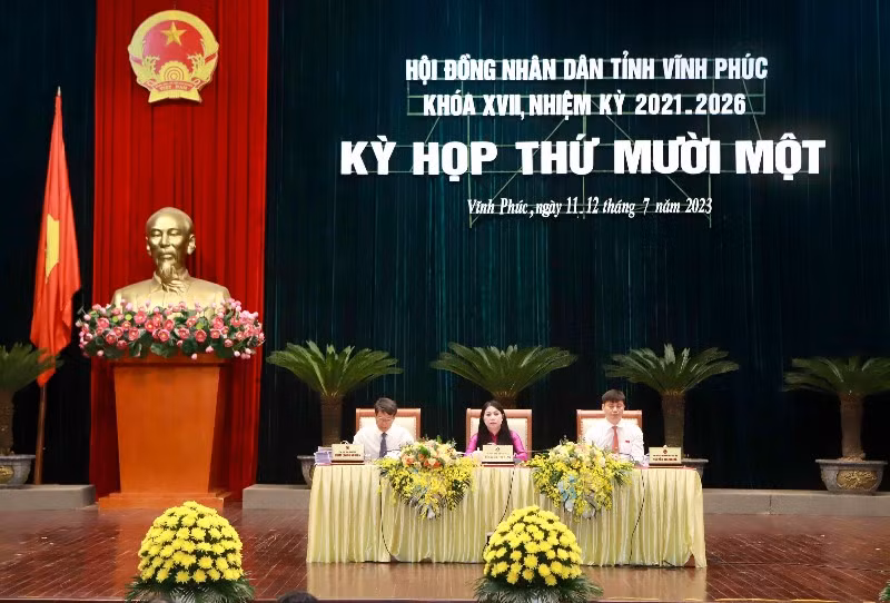 Chủ tọa kỳ họp.
