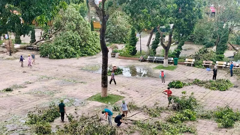Mưa bão khiến nhiều trường học trên địa bàn tỉnh bị hư hỏng, tốc mái.