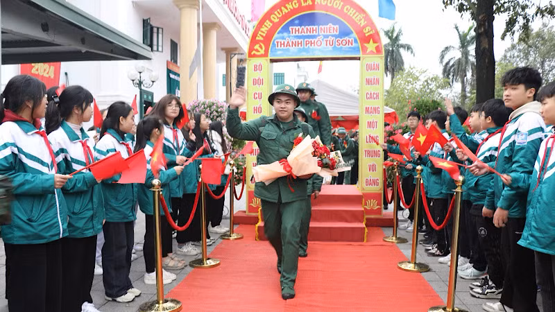 Các tân binh của tỉnh Bắc Ninh lên đường tòng quân.