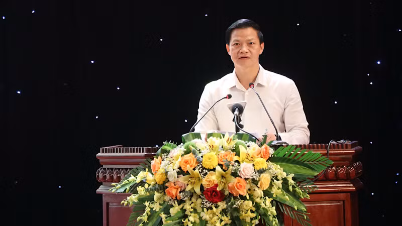 Đồng chí Vương Quốc Tuấn, Phó Bí thư Tỉnh ủy, Chủ tịch Ủy ban nhân dân tỉnh Bắc Ninh phát biểu.