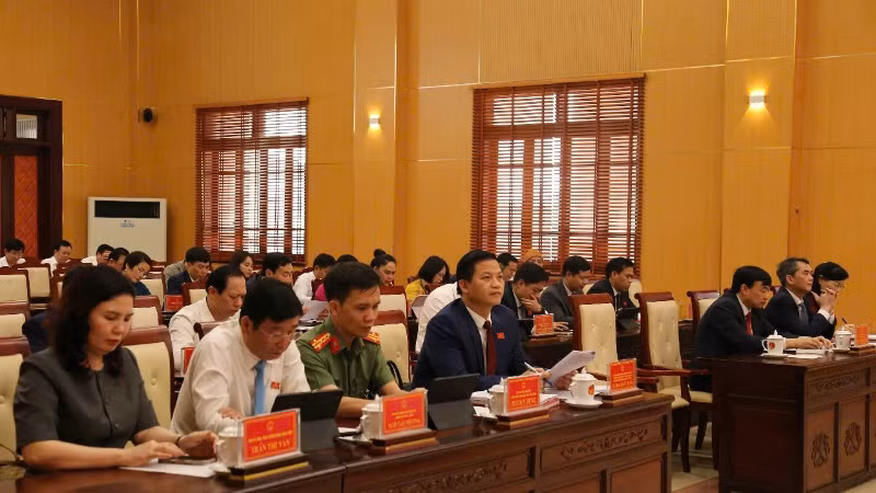 Các đại biểu tham dự kỳ họp.