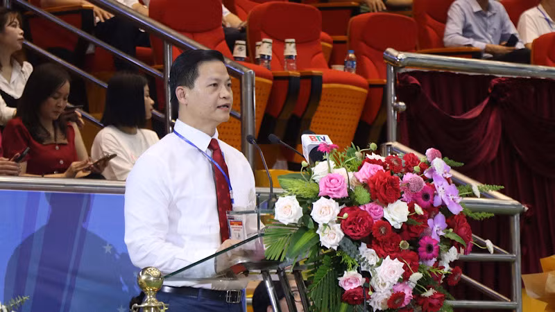 Phó Chủ tịch Thường trực Ủy ban nhân dân tỉnh, Trưởng ban Tổ chức tuyên bố Khai mạc Hội khỏe Phù Đổng tỉnh lần thứ 10.