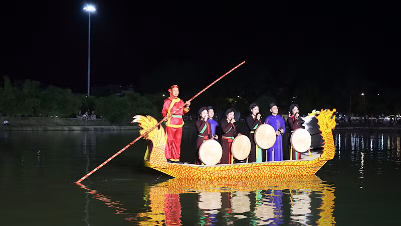 Trình diễn dân ca quan họ Bắc Ninh. Ảnh: AN TRÂN