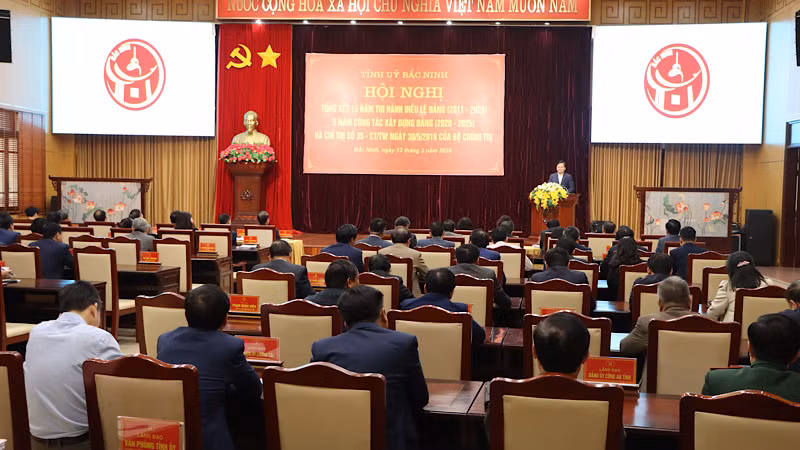 Toàn cảnh hội nghị.