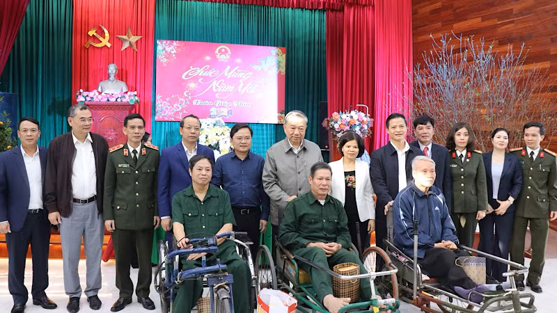 Đại tướng Tô Lâm mong muốn, các thương binh, bệnh binh tiếp tục giữ gìn sức khỏe để chứng kiến những đổi thay của đất nước.