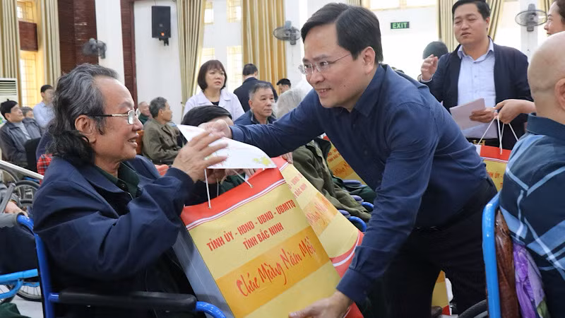 Nhân dịp này, tỉnh Bắc Ninh đã dành nhiều phần quà gửi tặng các thương bệnh binh tại Trung tâm.