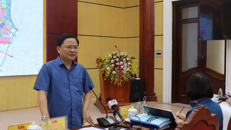 Đồng chí Bí thư Tỉnh ủy Bắc Ninh phát biểu chỉ đạo.