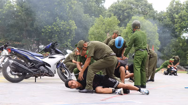 Diễn tập trong ngày ra mắt tại Tiên Du.