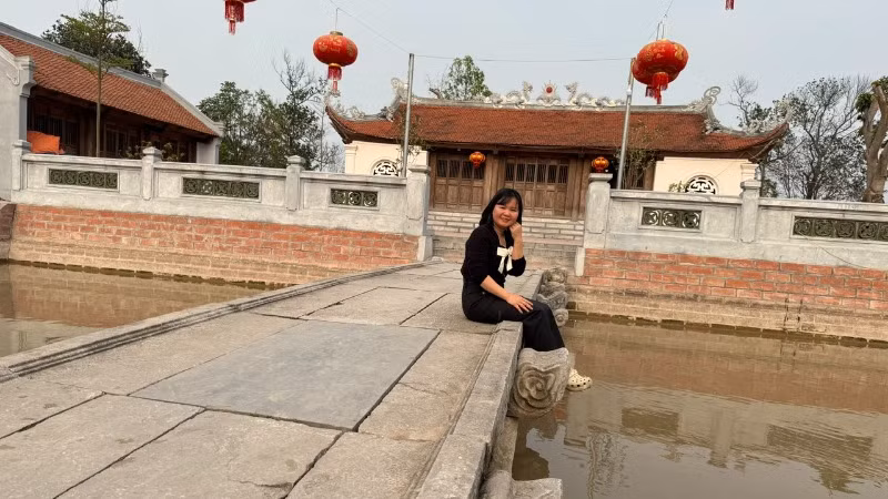 Cầu đá nghìn tuổi tại Đền, Lăng Sĩ Nhiếp (thị xã Thuận Thành).