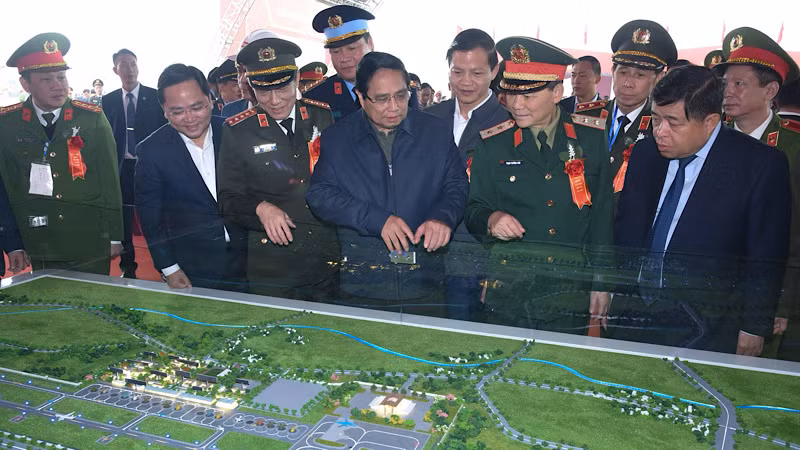 Thủ tướng Chính phủ Phạm Minh Chính và các đại biểu tại Lễ khởi công sân bay Gia Bình.