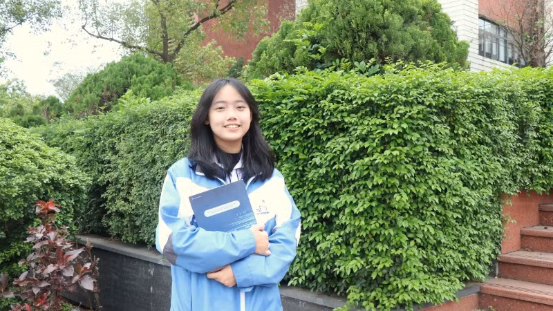 Em Trương Thanh Xuân, nữ sinh duy nhất của đội tuyển Olympic Toán học quốc tế 2025.