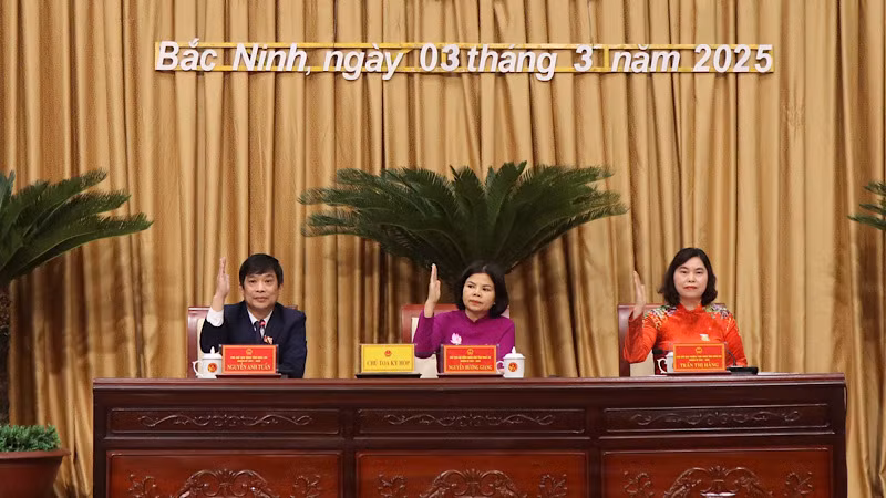 Chủ tọa kỳ họp.