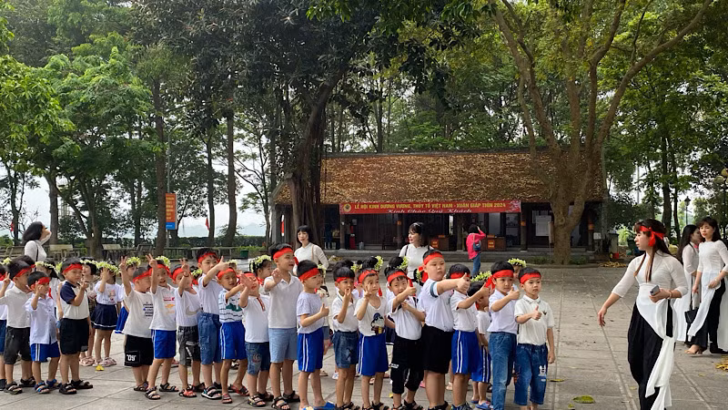 Với ý nghĩa văn hóa lịch sử, Lăng Kinh Dương Vương được nhiều trường trên địa bàn tỉnh Bắc Ninh chọn tổ chức các hoạt động học tập, giáo dục truyền thống.
