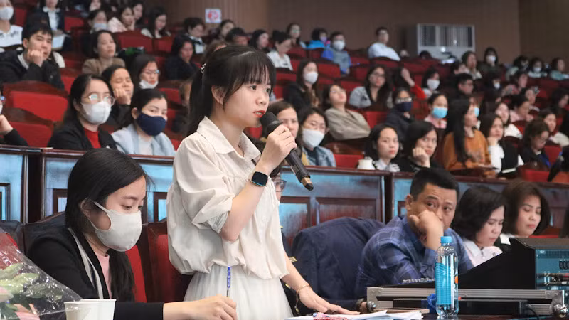 Gần 150 câu hỏi, kiến nghị đã được giải đáp ngay tại buổi đối thoại.