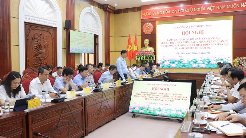 Quang cảnh buổi làm việc.