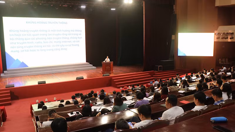 Quang cảnh hội nghị.