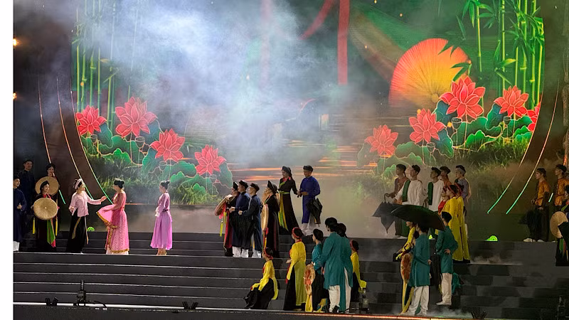 Các tiết mục văn nghệ đặc sắc tại chương trình.