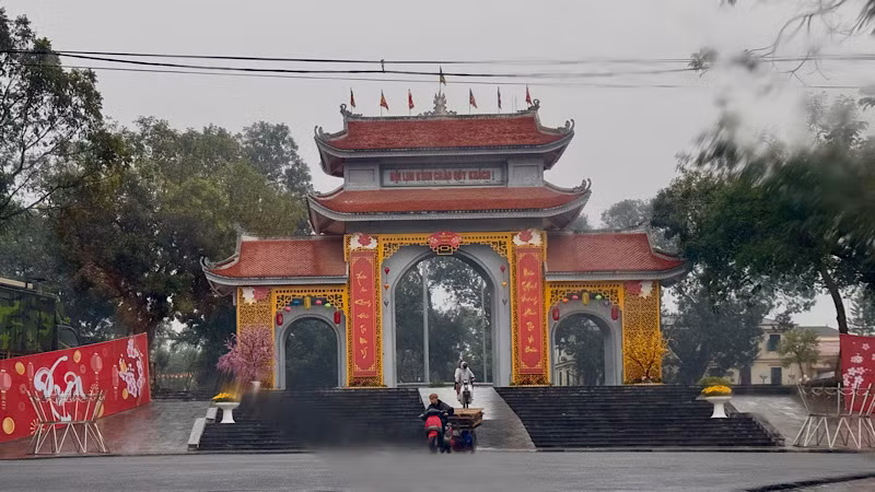 Tại khu vực đồi Lim, trung tâm của lễ hội, công tác chuẩn bị đang được khẩn trương triển khai.