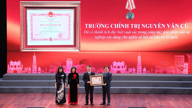 Trường Chính trị Nguyễn Văn Cừ vinh dự Đón nhận Huân chương Độc lập hạng Nhì.