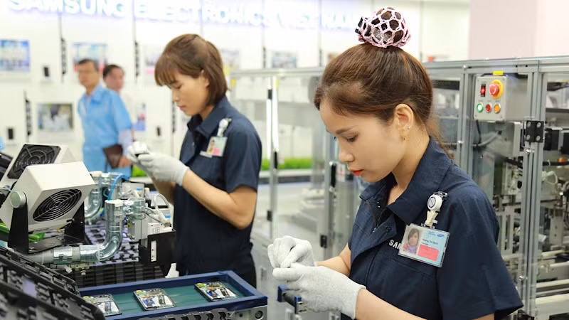 Toàn tỉnh hiện có 16 khu công nghiệp tập trung, thu hút vốn đầu tư từ 41 quốc gia và vùng lãnh thổ.