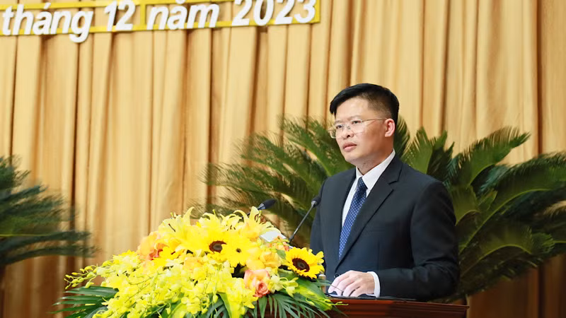 Giám đốc Sở Thông tin và Truyền thông tỉnh Bắc Ninh tại phiên chất vấn Hội đồng nhân dân tỉnh.