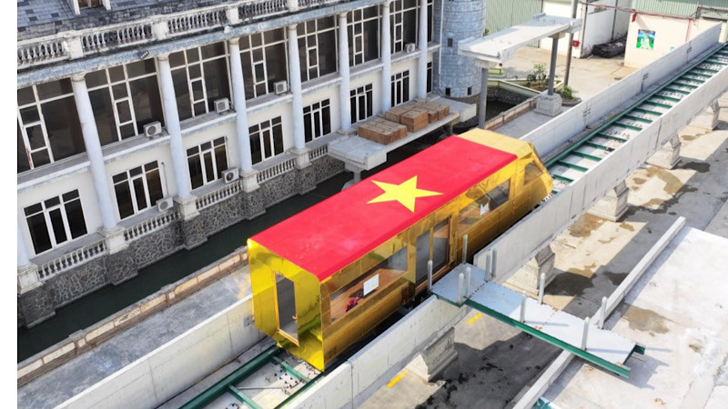Đường tàu điện vàng trên cao - mô hình của mẫu đường sắt đô thị trên cao.