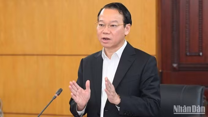 Bộ trưởng Bộ Nông nghiệp và Môi trường Đỗ Đức Duy cho rằng, chúng ta phải xác định lại mức độ như thế nào, nguyên nhân do đâu? Kể cả trong nước và quốc tế để từ đó đề xuất các giải pháp để quản lý bình ổn và đưa thị trường lúa gạo ổn định.