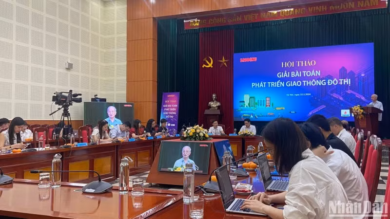 Quang cảnh Hội thảo "Giải bài toán phát triển giao thông đô thị”. (Ảnh: NGỌC KHÁNH)