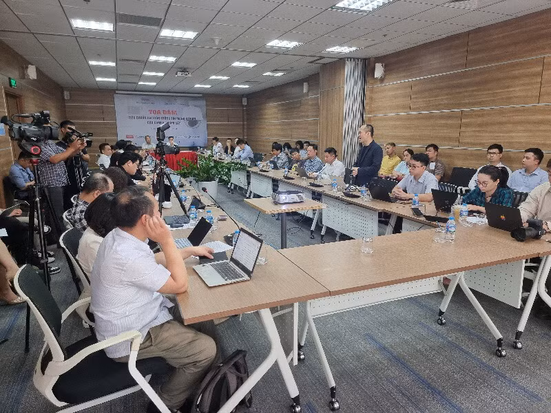 Toàn cảnh buổi tọa đàm.