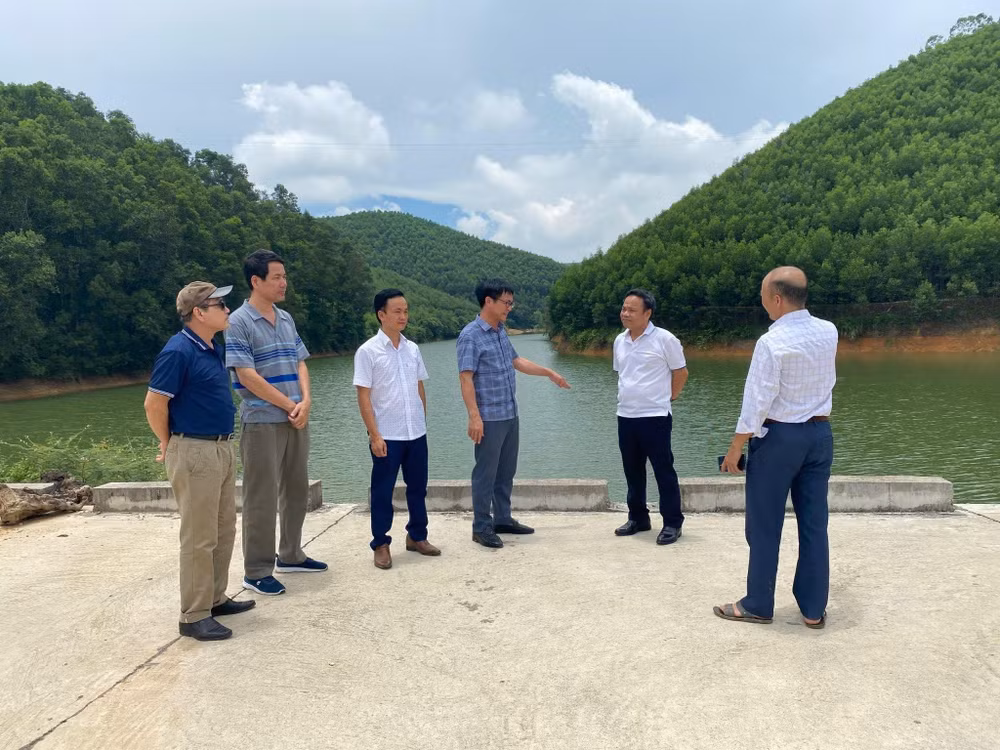 Nguồn khe Su giờ đã thành hồ thủy lợi quanh năm trong mát.