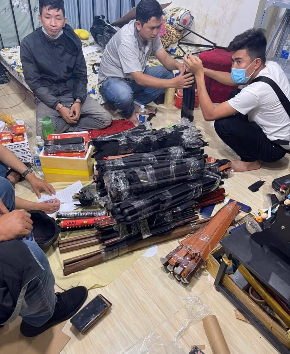 Cần quyết liệt ngăn chặn tình trạng buôn bán vũ khí trái phép, bảo đảm an ninh trật tự.