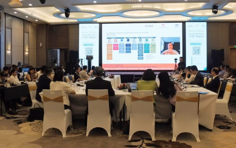 Toàn cảnh hội thảo “Kinh doanh bền vững: Chìa khoá tạo lợi thế cạnh tranh”.