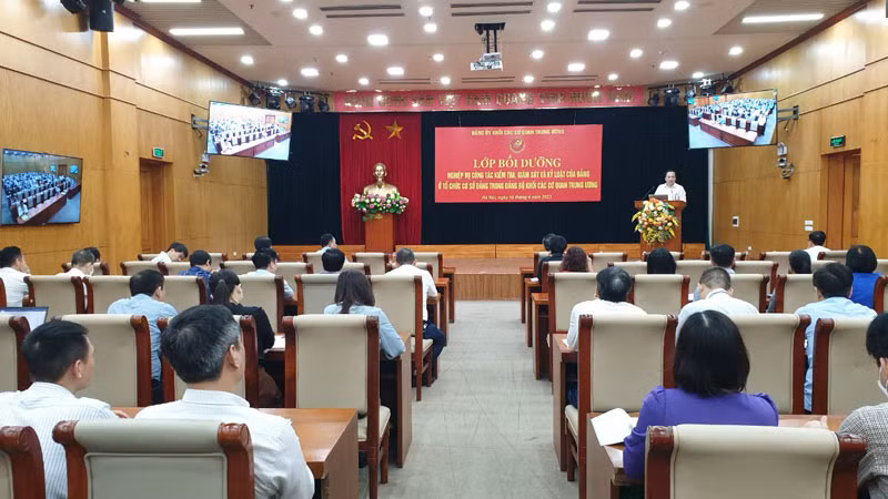 Khai giảng lớp bồi dưỡng nghiệp vụ kiểm tra, giám sát và kỷ luật của Đảng năm 2023. 