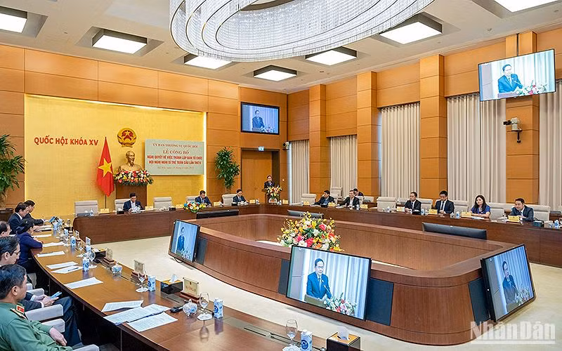 Quang cảnh lễ công bố.