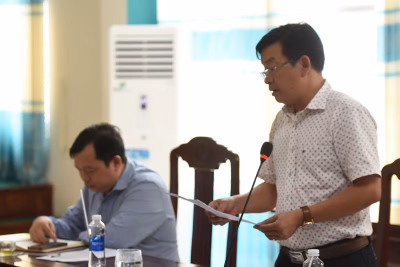 Đại biểu tham dự cuộc họp phát biểu ý kiến.