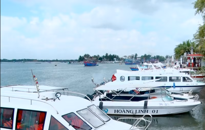 Quảng Nam tăng cường kiểm tra, bảo đảm an toàn cho du khách trên các tuyến đường thủy nội địa