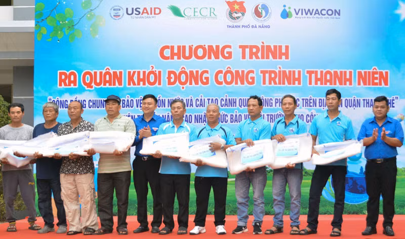 Tặng túi thân thiện bảo vệ môi trường.