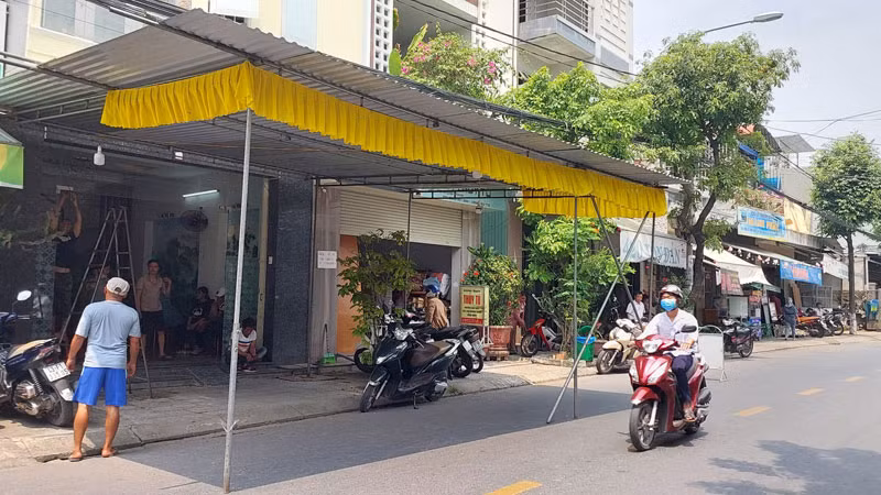 Gia đình chuẩn bị lo hậu sự cho các nạn nhân.