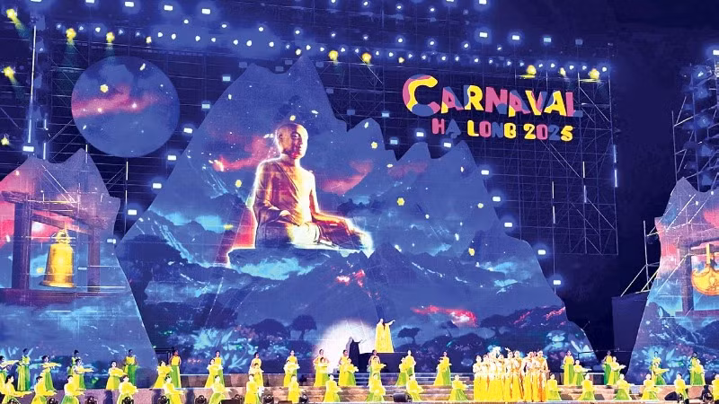 Chương trình nghệ thuật tại Carnaval Hạ Long 2025 được dàn dựng công phu, hoành tráng.