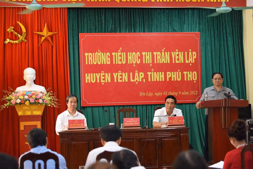 Thủ tướng Phạm Minh Chính phát biểu tại buổi làm việc với giáo viên và học sinh.