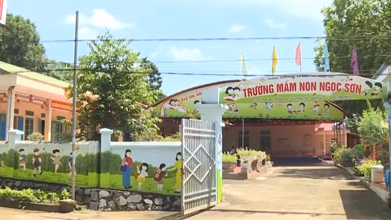Trường học, nơi chăm sóc, phát triển nguồn nhân lực cho huyện Ngọc Lặc.