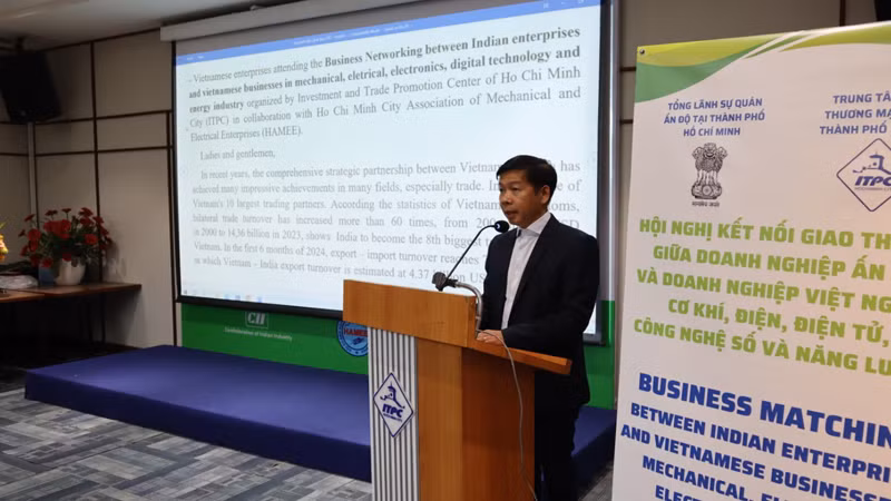 Ông Đào Minh Chánh, Phó Giám đốc Trung tâm Xúc tiến Thương mại và Đầu tư Thành phố Hồ Chí Minh phát biểu tại hội nghị.