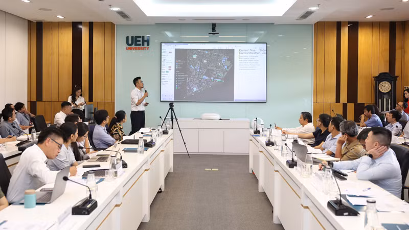 Quang cảnh buổi tọa đàm.