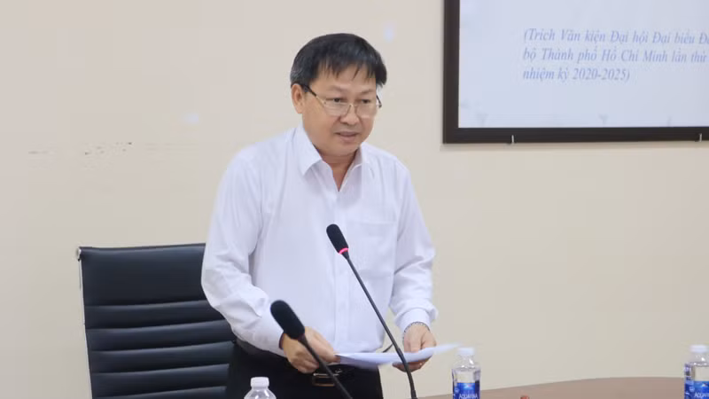 Giáo sư, Tiến sĩ Nguyễn Văn Phước, Chủ tịch Liên Hiệp các Hội Khoa học và Kỹ thuật Thành phố Hồ Chí Minh tổng kết hội thảo.