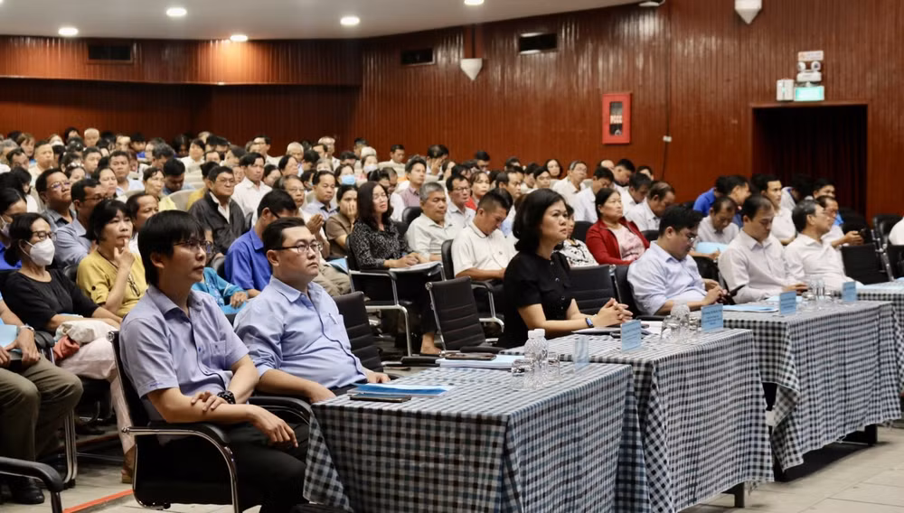 Các đại biểu tham dự hội nghị.