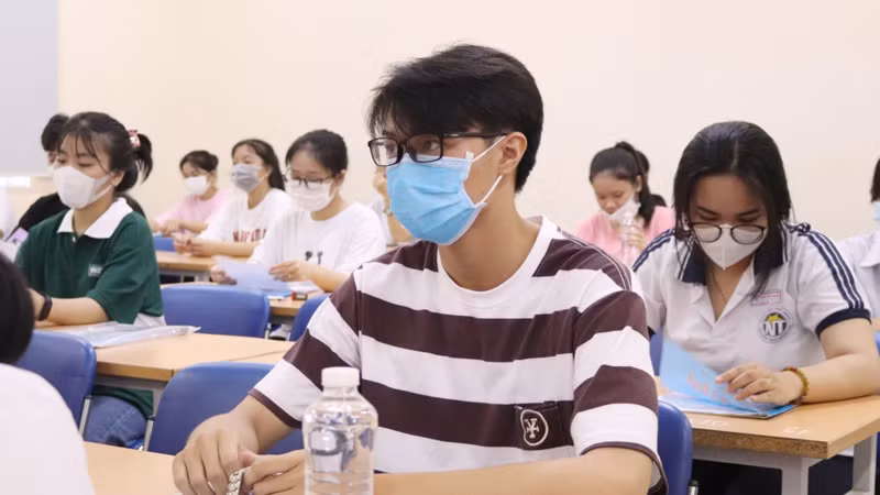 Thí sinh tham gia kỳ thi đánh giá năng lực đợt 1 của Đại học Quốc gia Thành phố Hồ Chí Minh tại Thành phố Hồ Chí Minh.