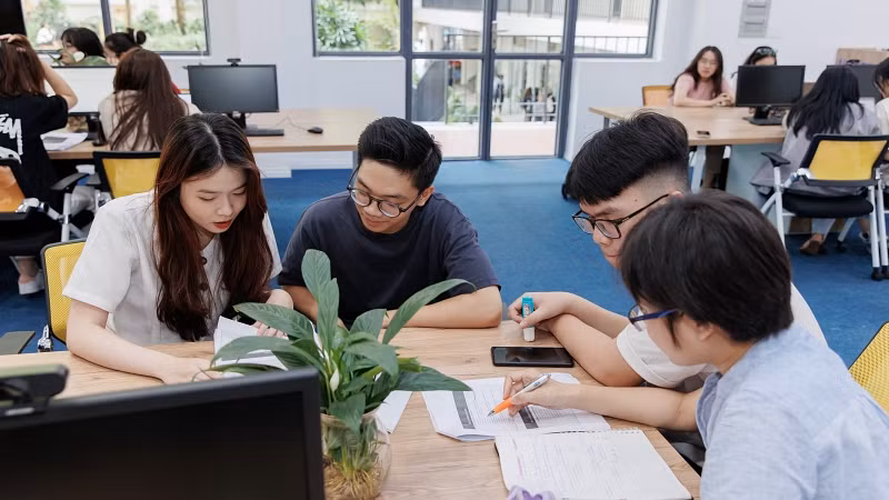 Sinh viên Đại học Kinh tế Thành phố Hồ Chí Minh đang học tập.