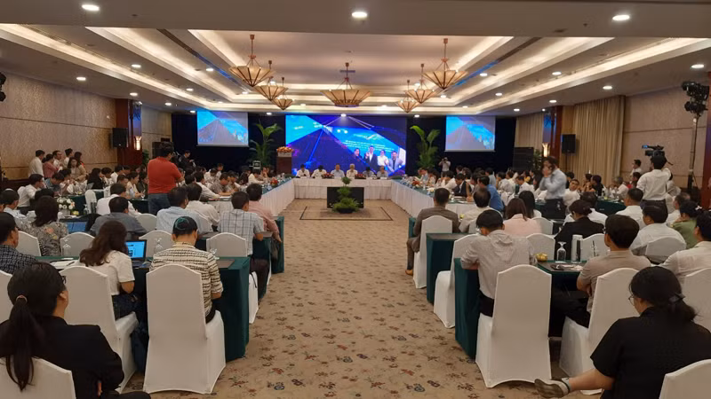 Quang cảnh hội nghị.