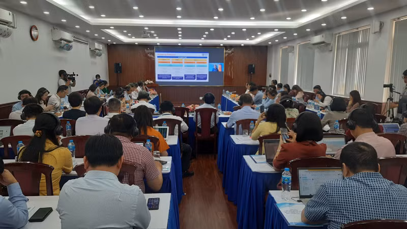 Quang cảnh Tọa đàm “Pháp luật về nhà giáo của một số quốc gia và bài học kinh nghiệm cho Việt Nam”.