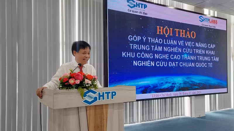 Tiến sĩ Lê Quốc Cường, Phó Ban Quản lý Khu Công nghệ cao Thành phố Hồ Chí Minh phát biểu tại hội thảo.